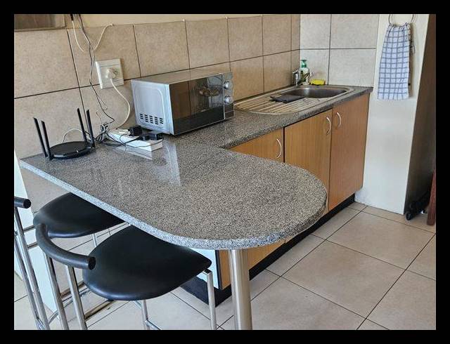 2 BEDROOM APARTMENT FOR SALE IN BRAAMFONTEIN WERF